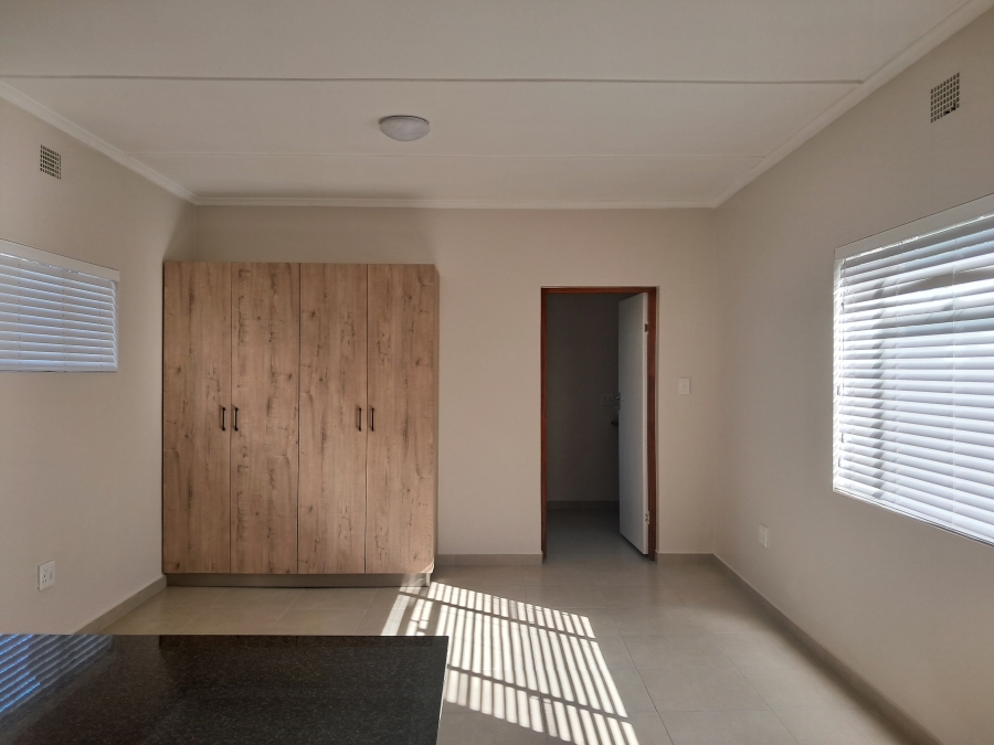 To Let 1 Bedroom Property for Rent in Humansdorp Eastern Cape